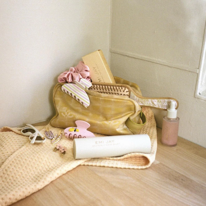 Emi Jay Sweetheart Claw Clip in Pink Limonata