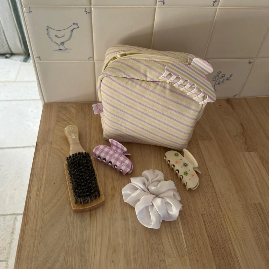 Emi Jay Sweetheart Claw Clip in Daisy Pink Picnic